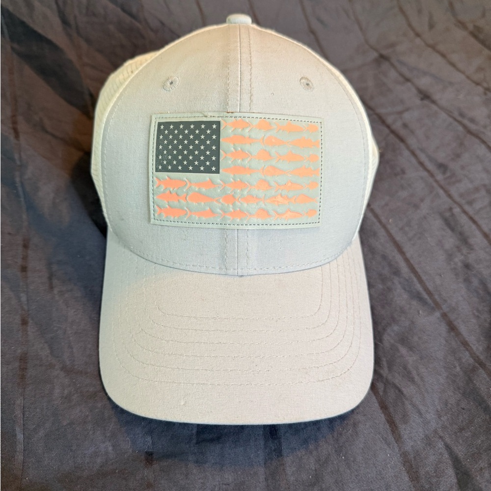 Columbia White Ball Cap with Fish Flag Americana fishing outdoors sun beachwear